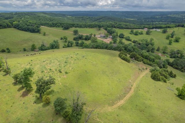 27458 Farm Road 2120, Cape Fair, MO 65624