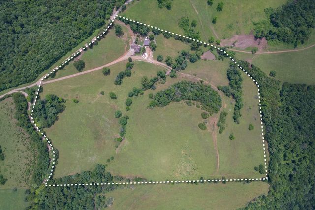 27458 Farm Road 2120, Cape Fair, MO 65624