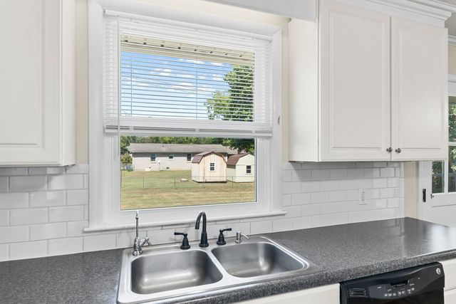 3004 Knud Dr, Columbia, TN 38401