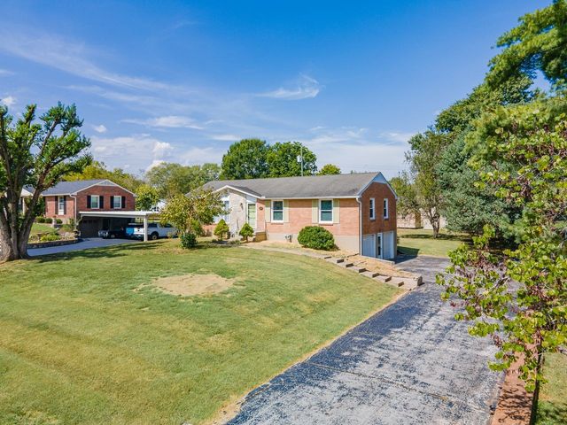 3004 Knud Dr, Columbia, TN 38401