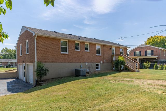 3004 Knud Dr, Columbia, TN 38401