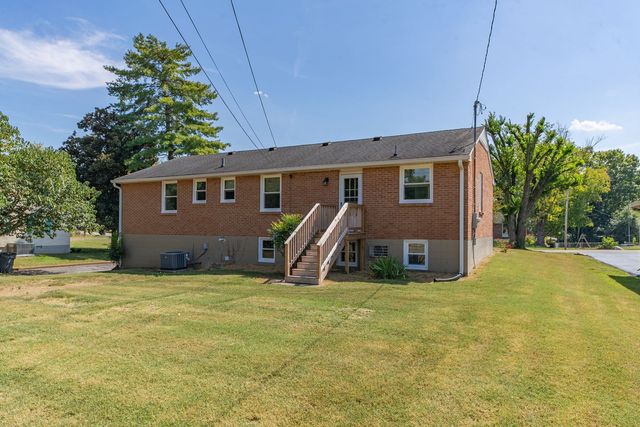 3004 Knud Dr, Columbia, TN 38401