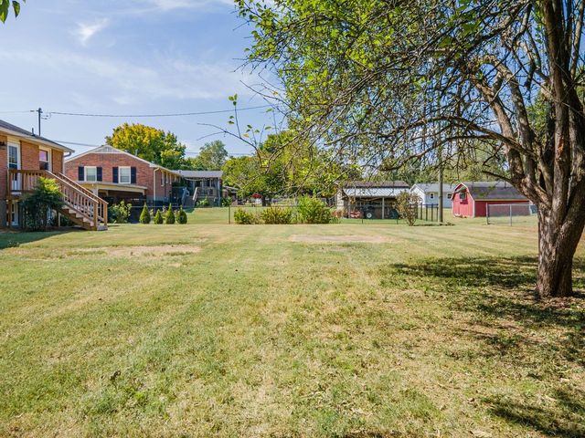 3004 Knud Dr, Columbia, TN 38401