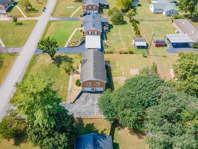 3004 Knud Dr, Columbia, TN 38401