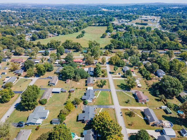 3004 Knud Dr, Columbia, TN 38401