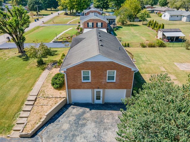 3004 Knud Dr, Columbia, TN 38401