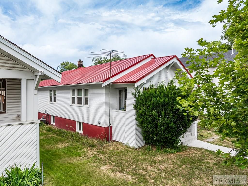 Image 3 of property listing at 635 S 4th Avenue, Pocatello, ID 83201