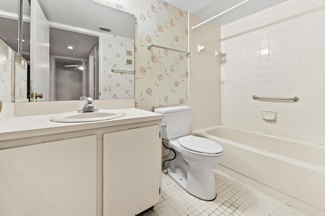 6586 Southurst Terrace 103, Delray Beach, FL 33446