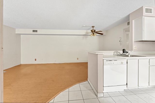 6586 Southurst Terrace 103, Delray Beach, FL 33446