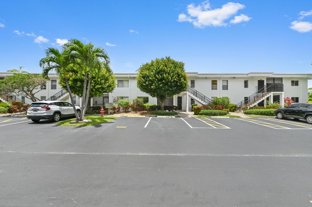 6586 Southurst Terrace 103, Delray Beach, FL 33446