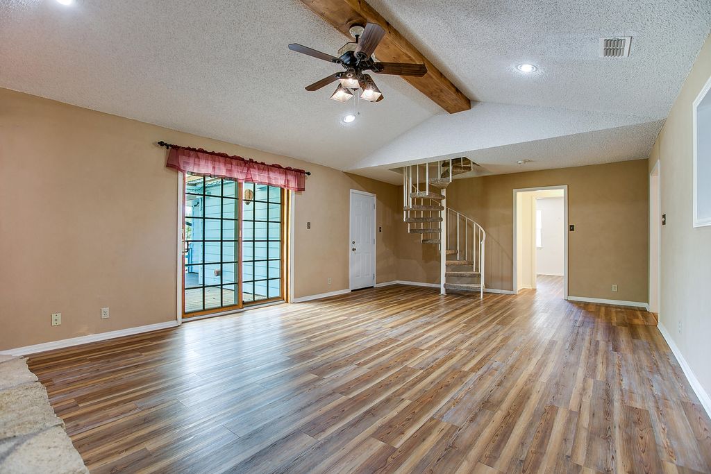 Image 10 of property listing at 136 Edinburgh Road, San Angelo, TX 76901