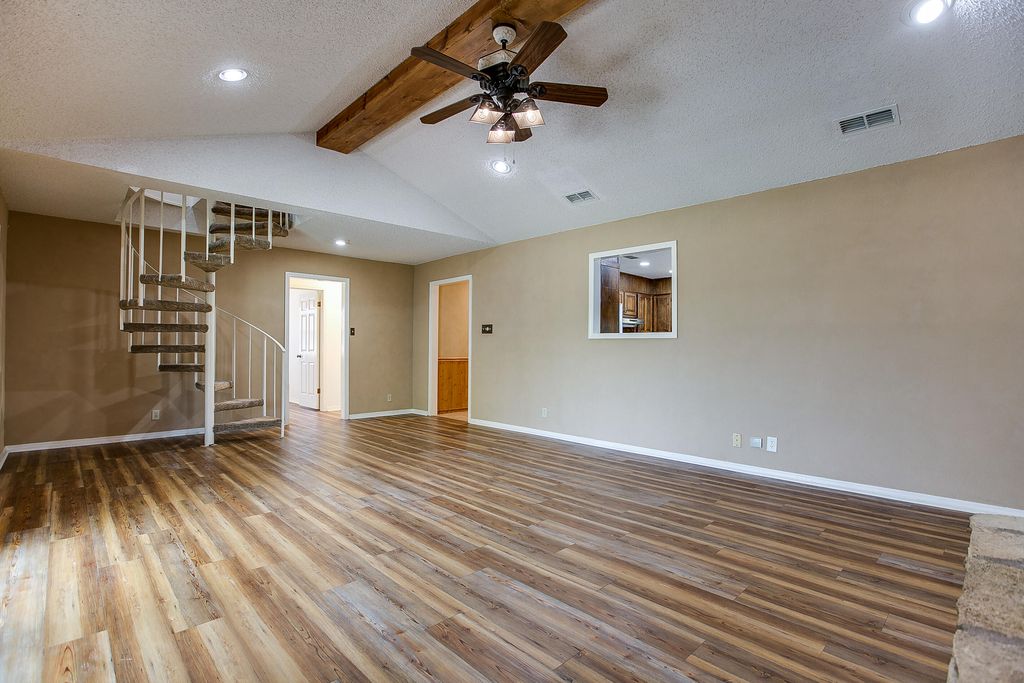 Image 11 of property listing at 136 Edinburgh Road, San Angelo, TX 76901