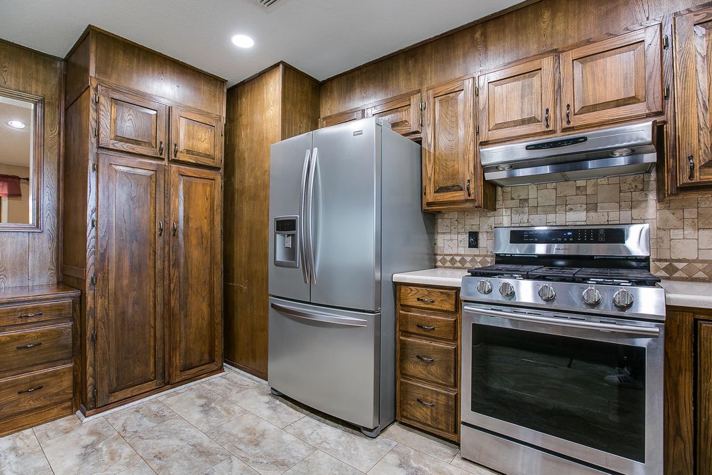Image 15 of property listing at 136 Edinburgh Road, San Angelo, TX 76901