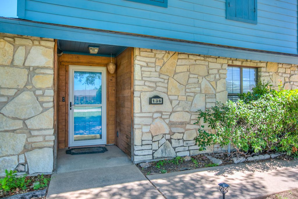 Image 4 of property listing at 136 Edinburgh Road, San Angelo, TX 76901