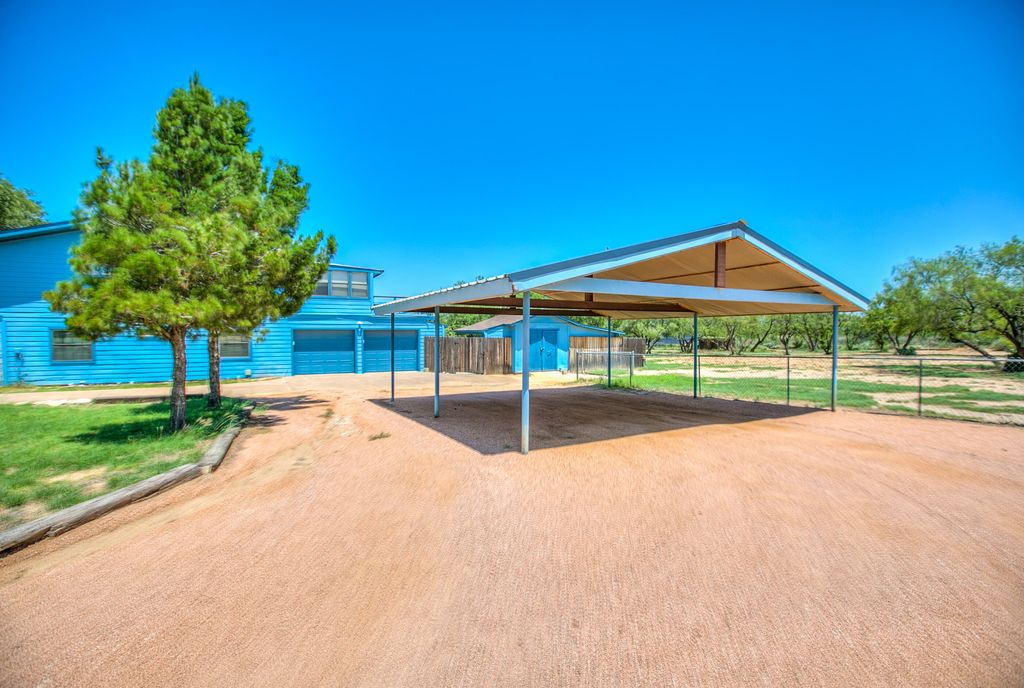 Image 40 of property listing at 136 Edinburgh Road, San Angelo, TX 76901