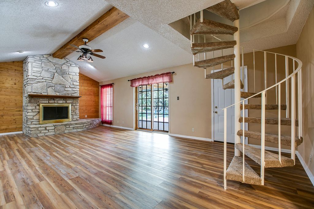 Image 8 of property listing at 136 Edinburgh Road, San Angelo, TX 76901