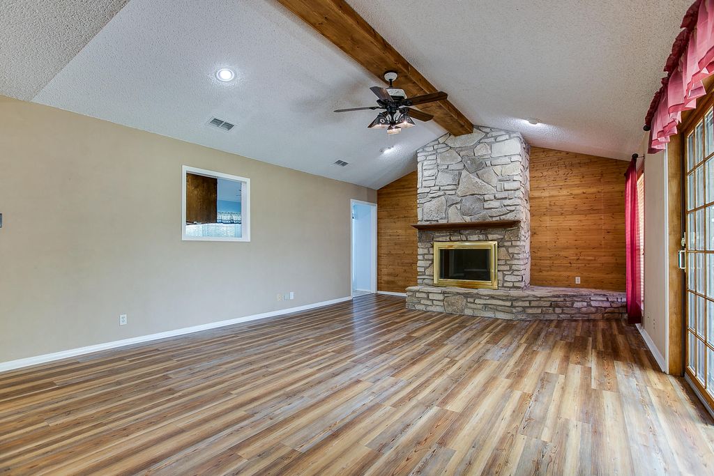 Image 9 of property listing at 136 Edinburgh Road, San Angelo, TX 76901