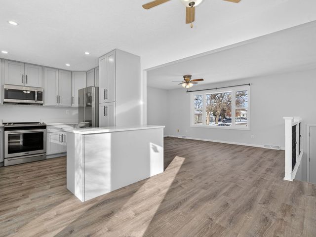 105 W Oak Street, Coal City, IL 60416