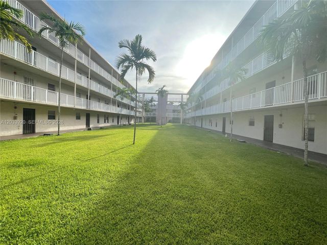 2800 NW 56th Ave F201, Lauderhill, FL 33313