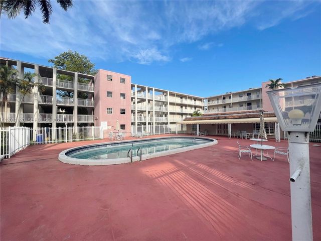2800 NW 56th Ave F201, Lauderhill, FL 33313
