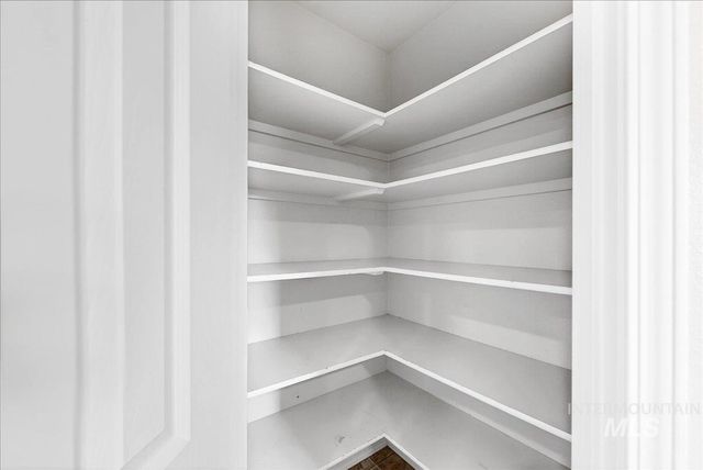 456 E Chapparosa Dr, Kuna, ID 83634