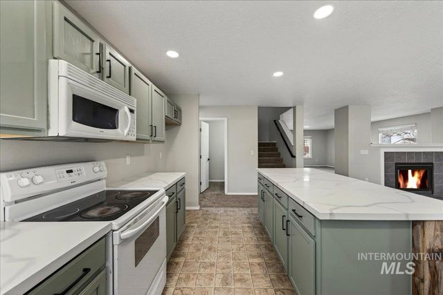 456 E Chapparosa Dr, Kuna, ID 83634