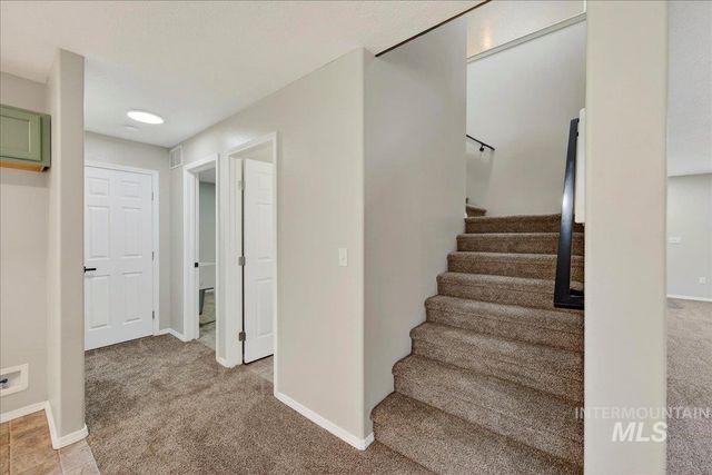 456 E Chapparosa Dr, Kuna, ID 83634