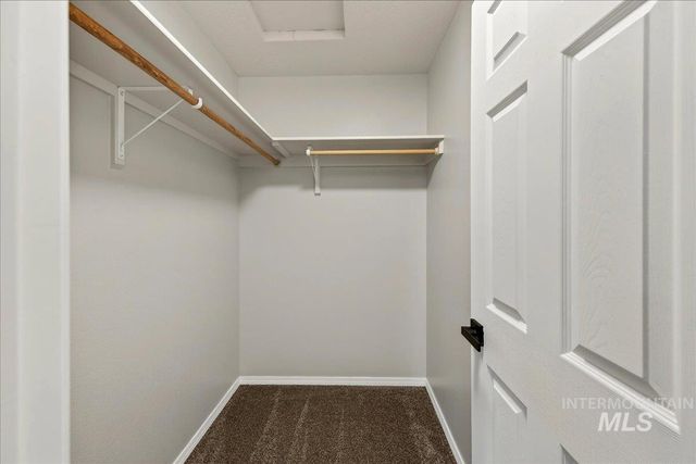 456 E Chapparosa Dr, Kuna, ID 83634