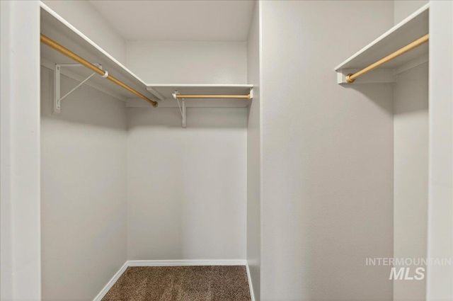 456 E Chapparosa Dr, Kuna, ID 83634