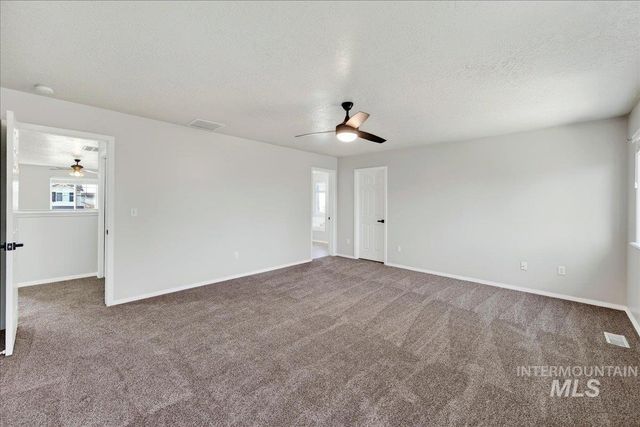 456 E Chapparosa Dr, Kuna, ID 83634