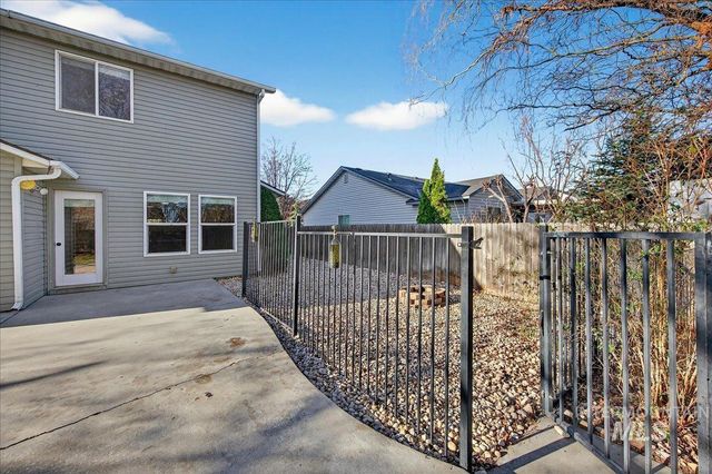 456 E Chapparosa Dr, Kuna, ID 83634