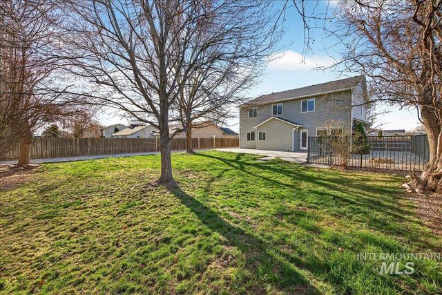 456 E Chapparosa Dr, Kuna, ID 83634