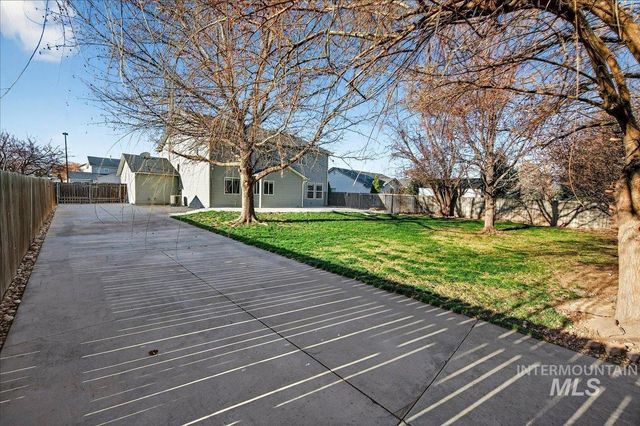 456 E Chapparosa Dr, Kuna, ID 83634