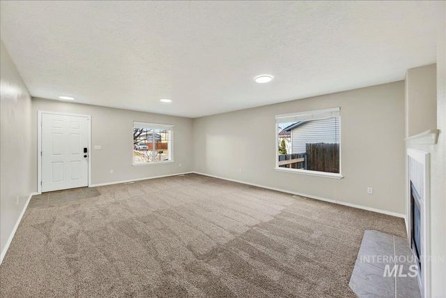 456 E Chapparosa Dr, Kuna, ID 83634