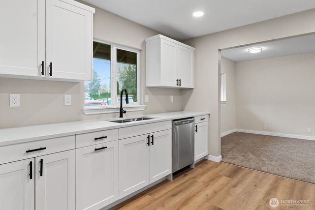 6334 Pacific Avenue SE, Lacey, WA 98503