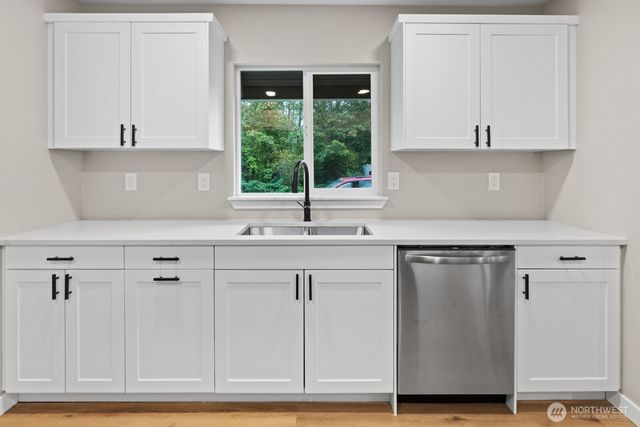 6334 Pacific Avenue SE, Lacey, WA 98503