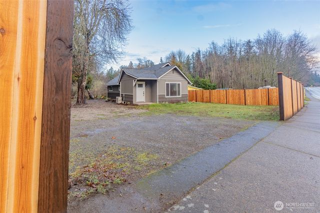 6334 Pacific Avenue SE, Lacey, WA 98503