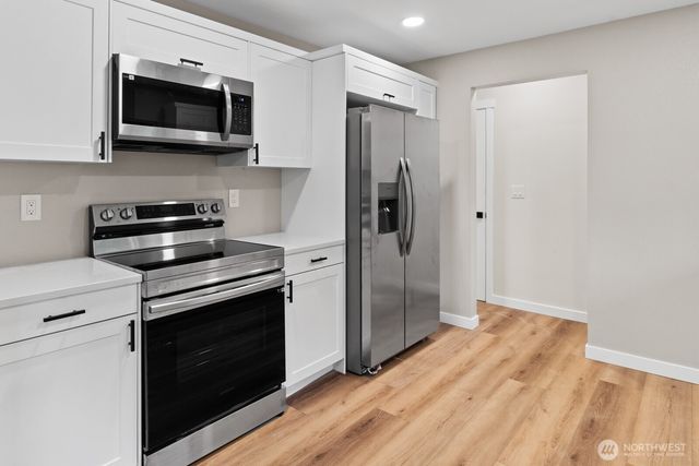 6334 Pacific Avenue SE, Lacey, WA 98503