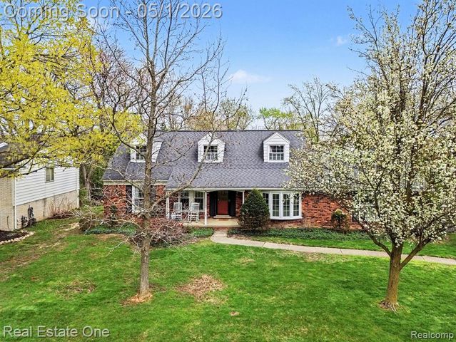 26254 Kiltartan Street, Farmington, MI 48334