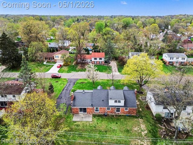 26254 Kiltartan Street, Farmington, MI 48334
