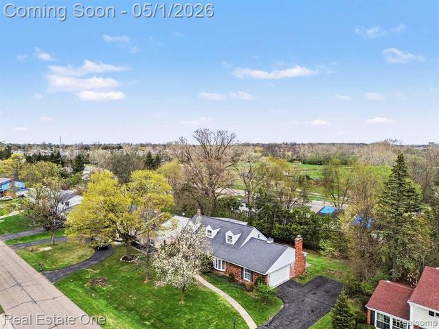 26254 Kiltartan Street, Farmington, MI 48334