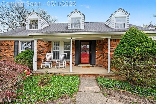 26254 Kiltartan Street, Farmington, MI 48334