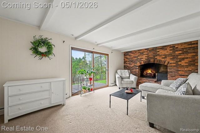 26254 Kiltartan Street, Farmington, MI 48334