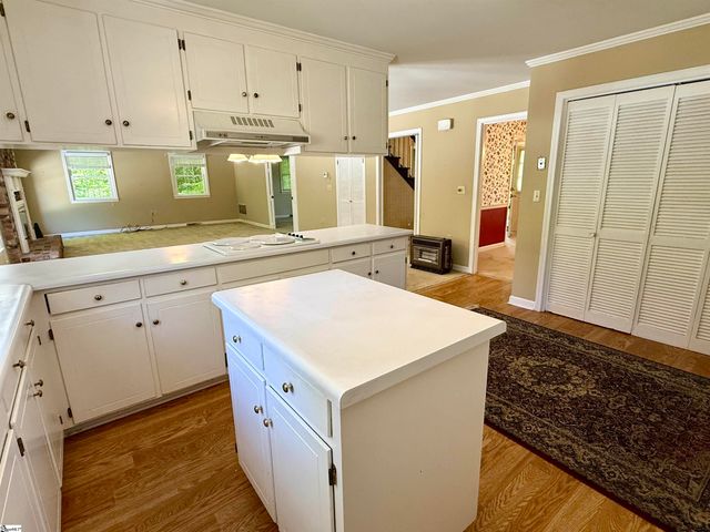 610 S. Adair Street, Clinton, SC 29325