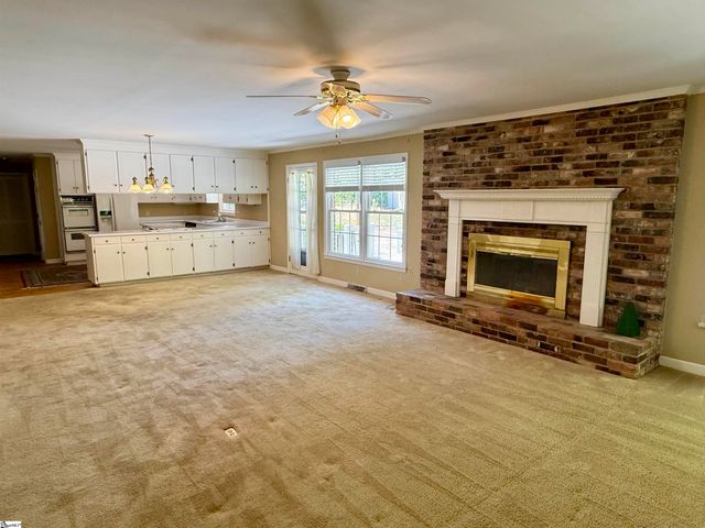 610 S. Adair Street, Clinton, SC 29325