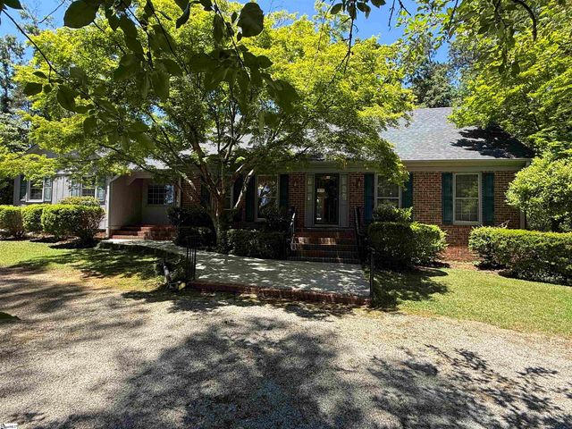 610 S. Adair Street, Clinton, SC 29325