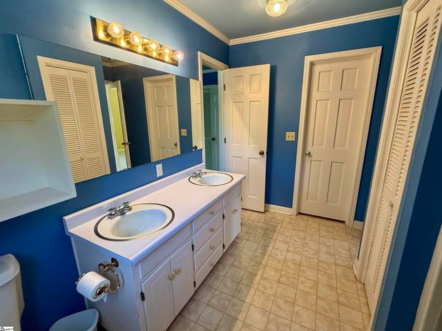 610 S. Adair Street, Clinton, SC 29325