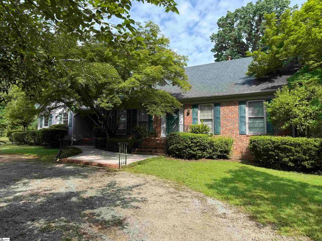 610 S. Adair Street, Clinton, SC 29325