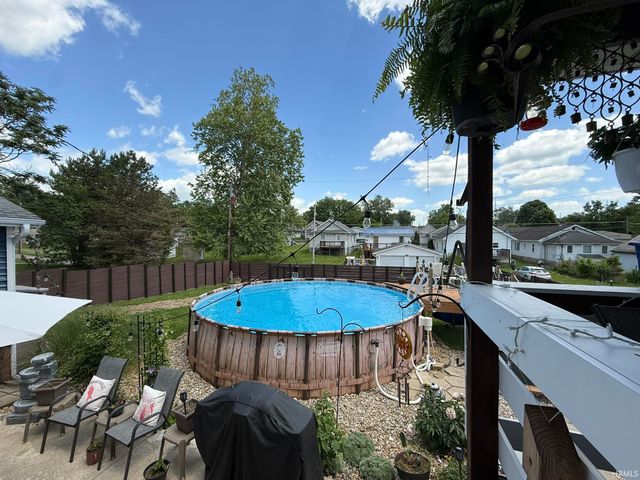 626 V Street, Bedford, IN 47421