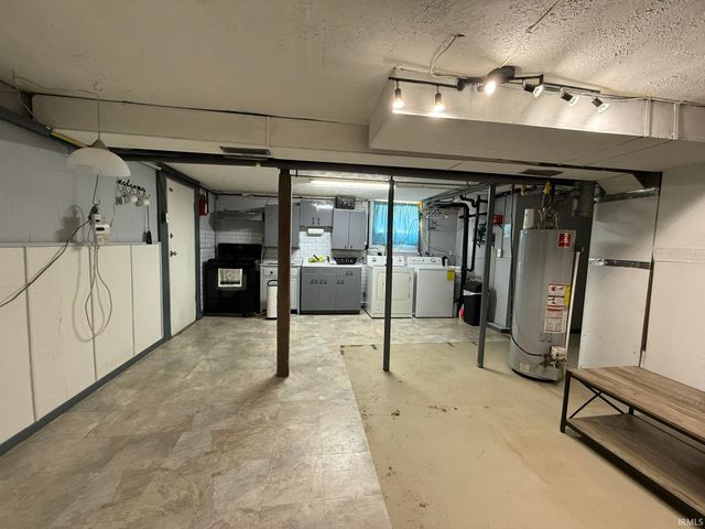 626 V Street, Bedford, IN 47421